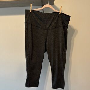 Dark Gray Capri Workout Leggings